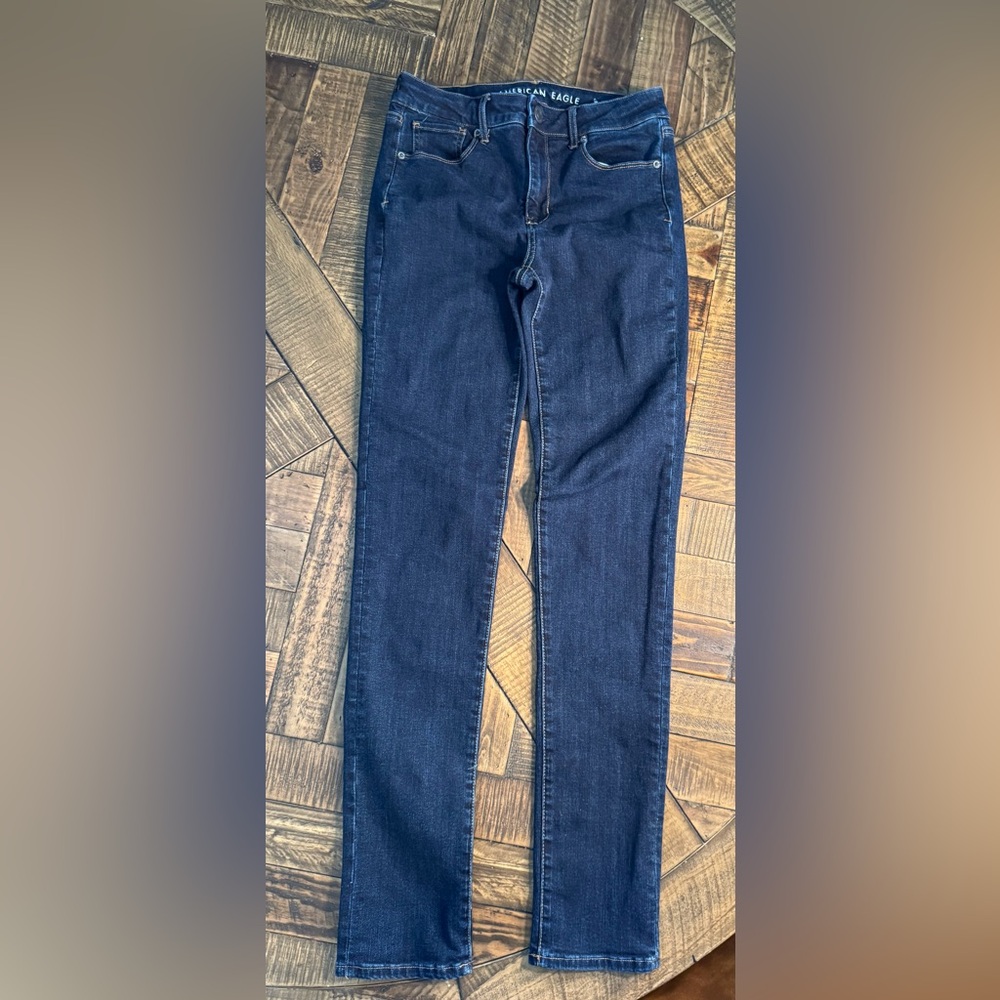 ☀️☀️☀️American Eagle Outfitters Dark Indigo Straight Leg Jeans